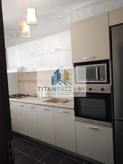 Apartament cu 2 camere decomandat în Titan