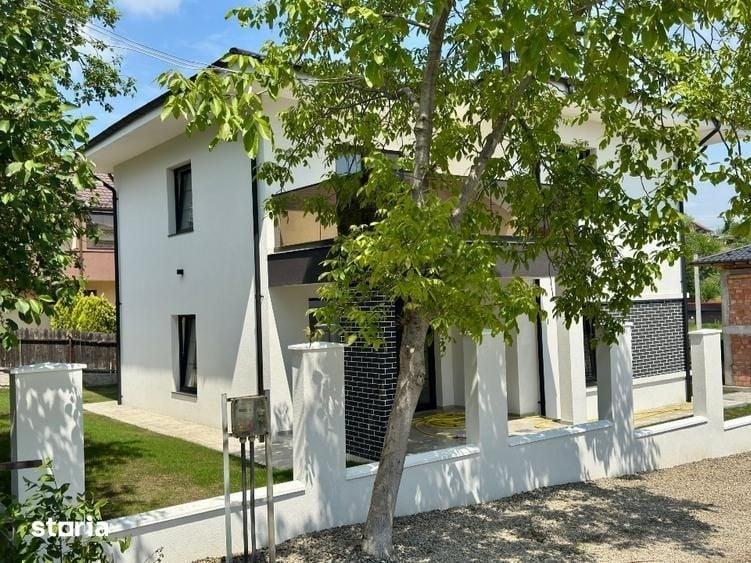 Casă cu 5 camere cu Teren 557 Mp în Miroslava
