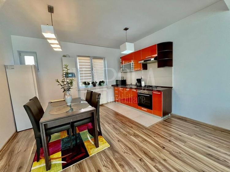 Duplex cu 5 camere cu Canalizare în Iris