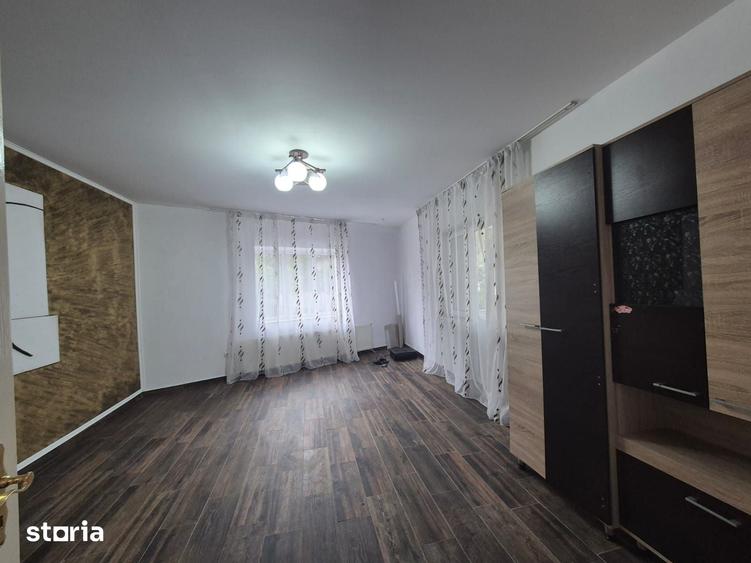 Casă cu 3 camere cu Teren 400 Mp în Central