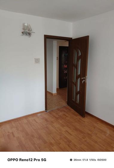Apartament cu 4 camere semidecomandat în Central