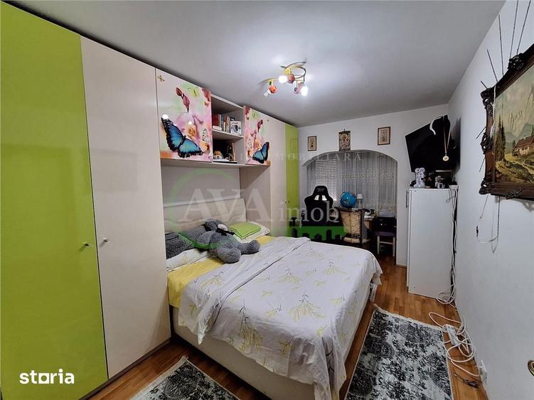 Apartament cu 4 camere decomandat în Dămienești