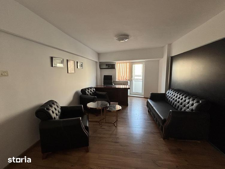 Apartament cu 4 camere, mobilat în Decebal