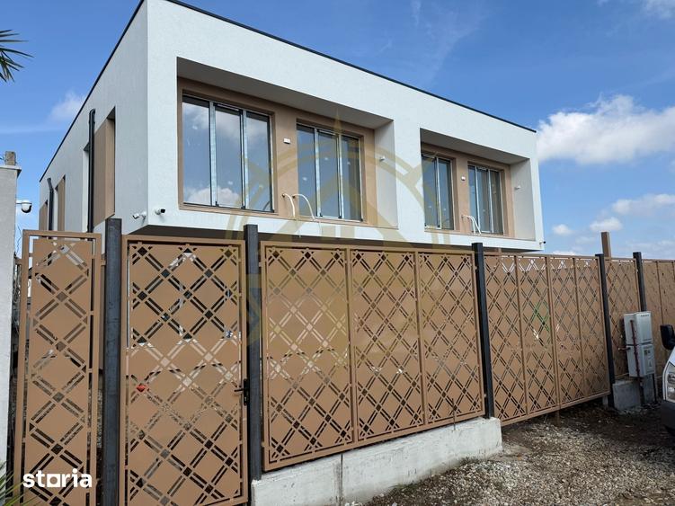 Casă cu 4 camere cu Teren 250 Mp în Petrești