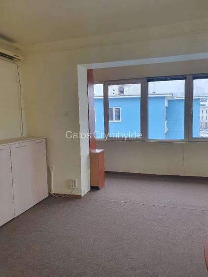 Proprietar,vand apartament 2 camere 40 mp in Piata Mihai Viteazul