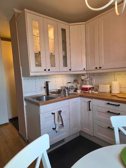 Apartament cu 2 camere decomandat, mobilat în Central
