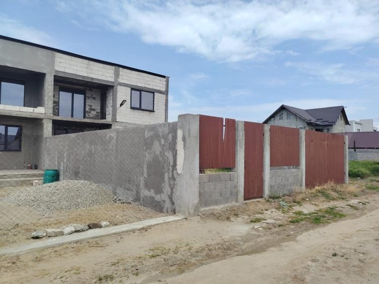 Casă individuală cu 4 camere cu Teren 250 Mp în Cernele