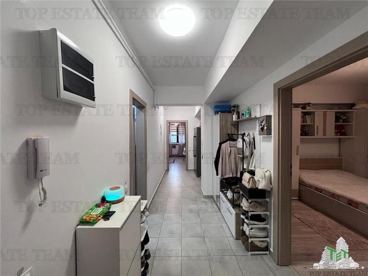 Apartament cu 3 camere decomandat, mobilat în Central