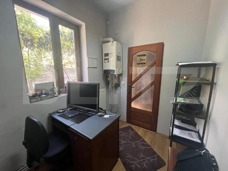 Birou, de 26 mp, în Central
