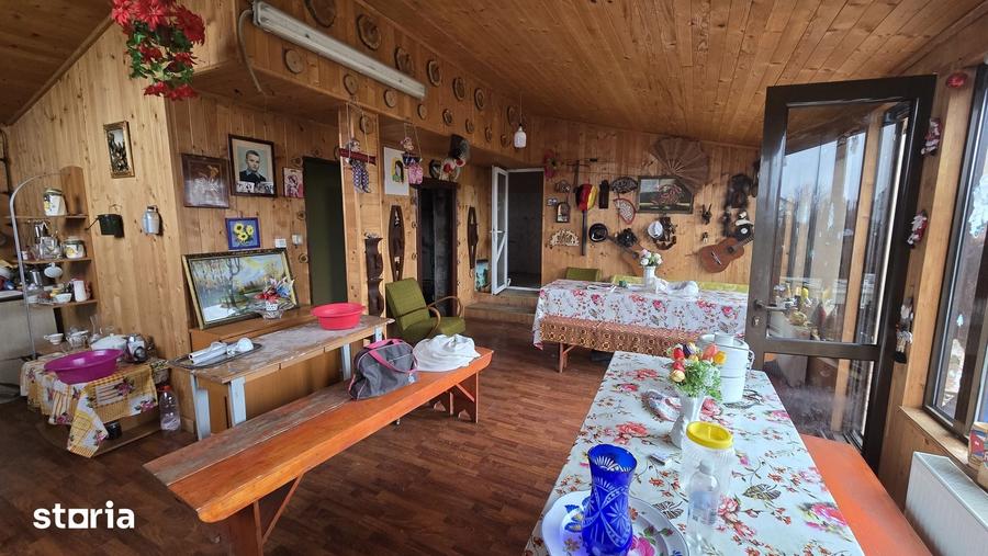 Casă cu 4 camere cu Teren 1000 Mp în Central