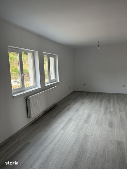 Casă cu 4 camere cu Teren 600 Mp în Valea Lupului