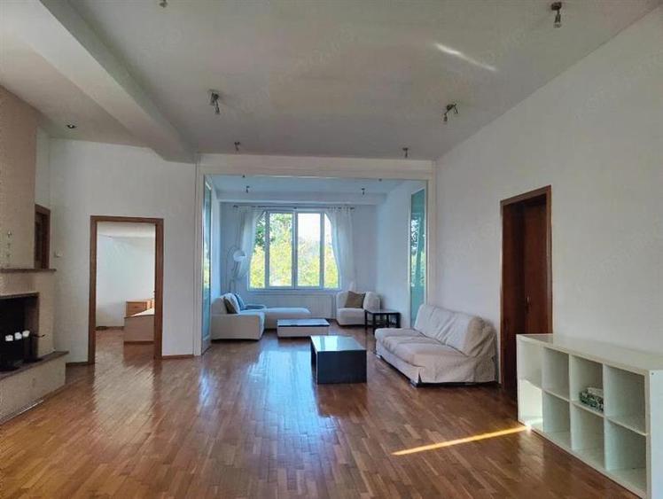 Apartament cu 3 camere circular în Primăverii
