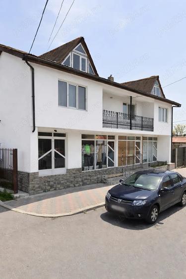 Casă cu 4 camere cu Teren 250 Mp în Central