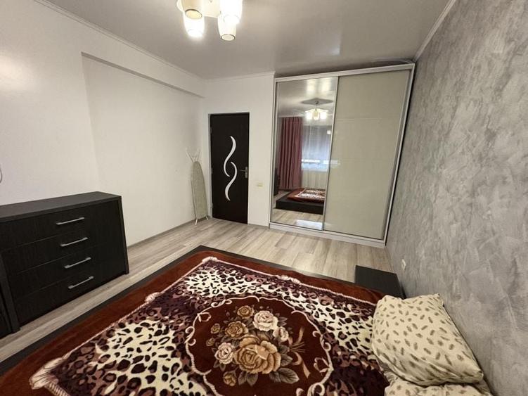 Apartament cu 2 camere decomandat în Roșu