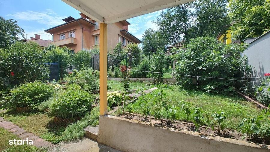 Casă cu 4 camere cu Teren 537 Mp în Central
