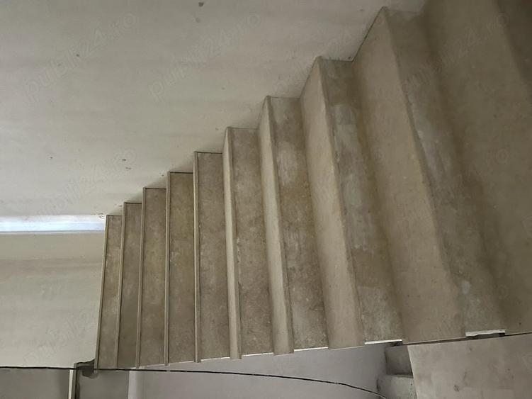 Apartament cu 3 camere decomandat în Vitan