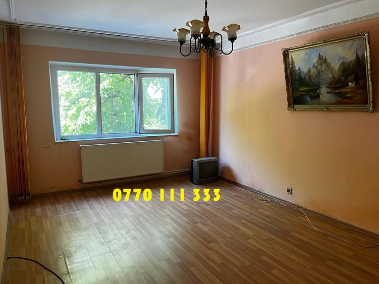 Apartament cu 2 camere decomandat în Calarași 4
