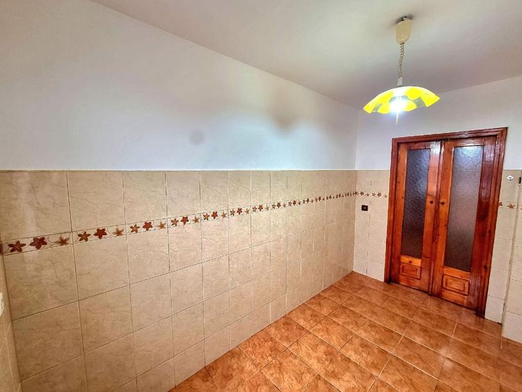 Apartament cu 2 camere semidecomandat, mobilat în Girocului