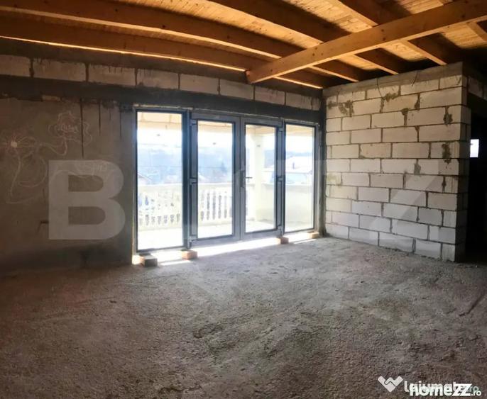 Casă cu 2 camere cu Teren 3050 Mp în Bezdead