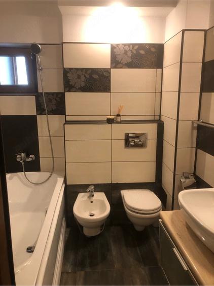 Apartament cu 3 camere decomandat în Păcurari
