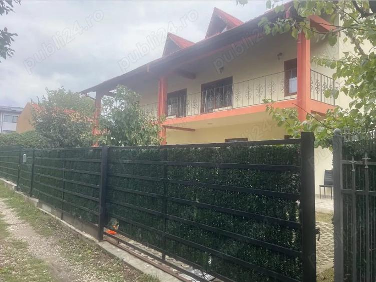 Casă cu 4 camere în Dobroești