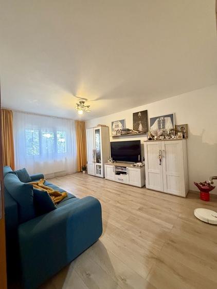 Apartament cu 2 camere decomandat în Soarelui