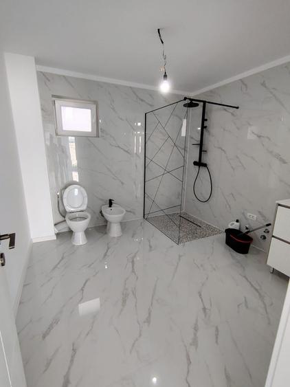 Casă individuală cu 5 camere cu Canalizare în Exterior Vest