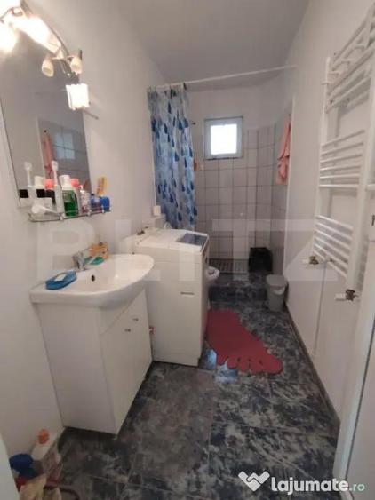 Casă cu 4 camere cu Teren 884 Mp în Central