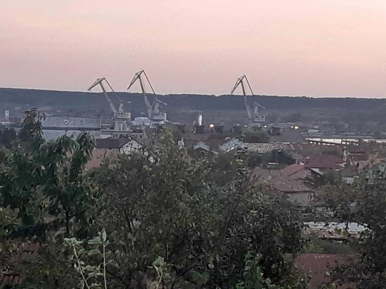 Teren de 725 mp, în Schela