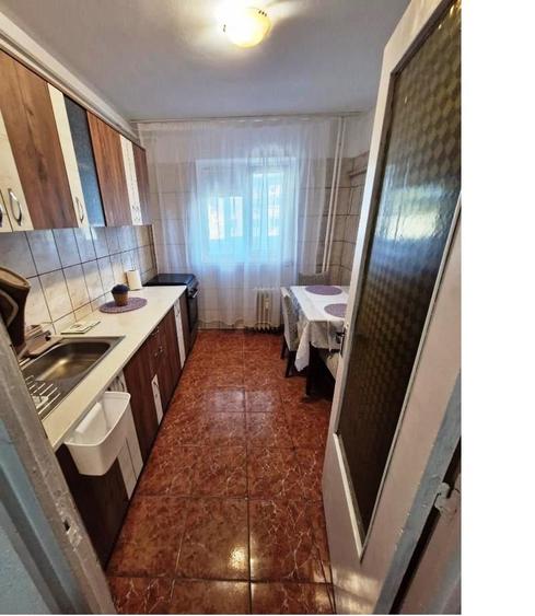 Apartament cu 3 camere decomandat în Dristor
