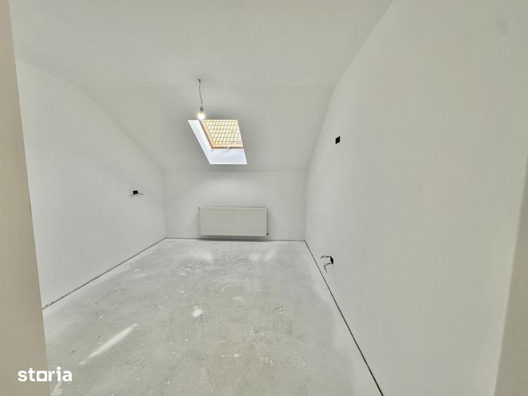 Casă cu 5 camere cu Teren 300 Mp în Hălchiu