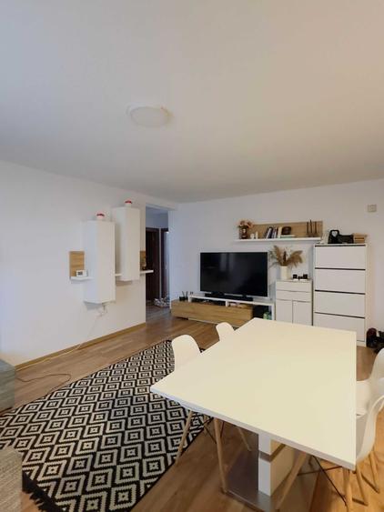 Apartament cu 3 camere în Florești
