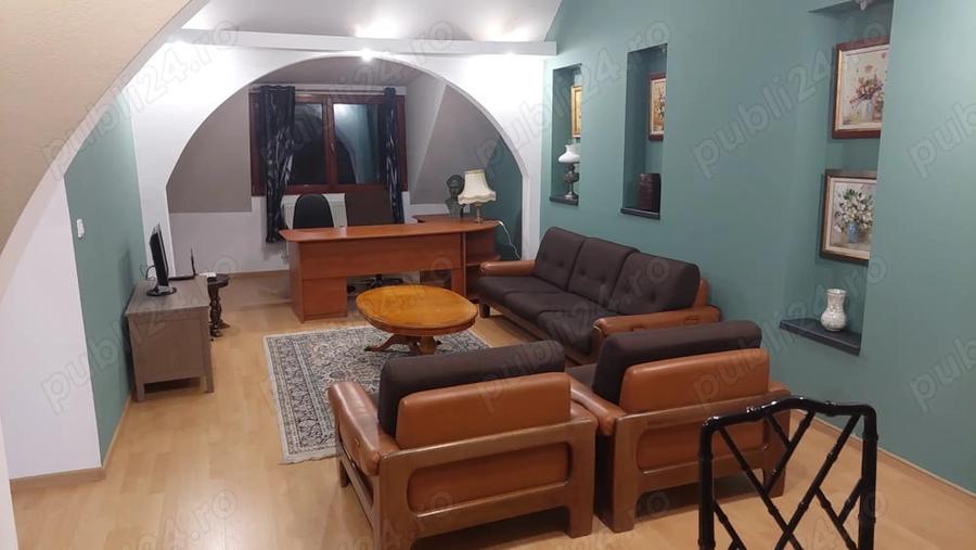 Apartament cu 3 camere semidecomandat în Central
