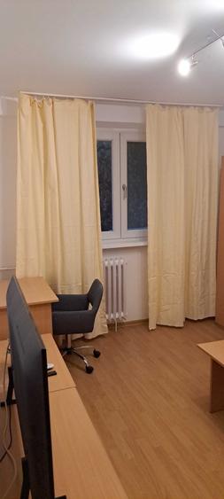 Apartament cu 2 camere decomandat în P-ța Victoriei