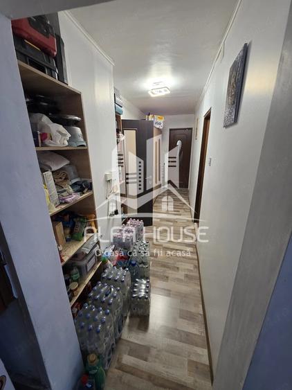 Apartament cu 4 camere decomandat în Central