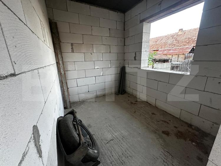 Casă individuală cu 4 camere cu Canalizare în Bărăbanț