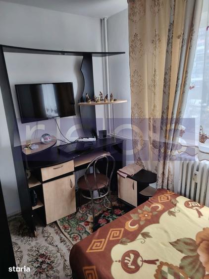 Apartament cu 3 camere semidecomandat în Mărăcineanu