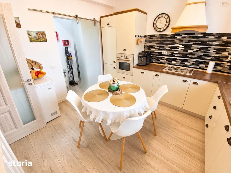Casă cu 4 camere cu Teren 160 Mp în Palazu Mare