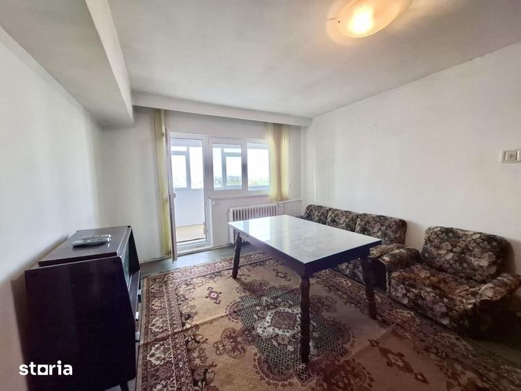 Apartament cu 4 camere semidecomandat, mobilat în Tei