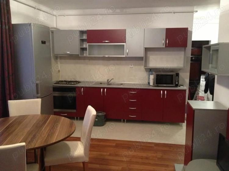 Apartament cu 3 camere decomandat în Florești