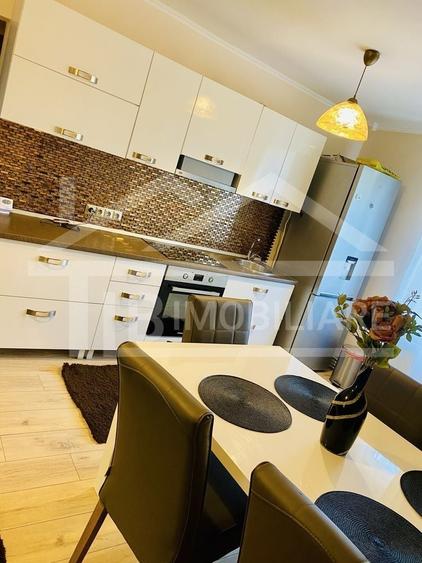 Apartament cu 3 camere semidecomandat în Tudor