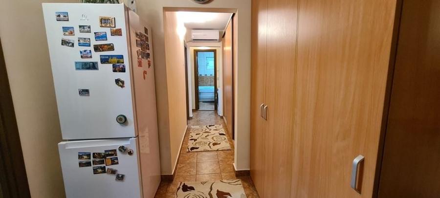Apartament cu 3 camere decomandat în 1 Mai