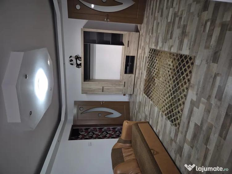 Apartament cu 2 camere semidecomandat în Broșteni