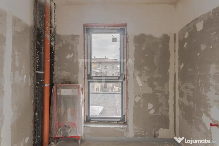 Apartament cu 3 camere semidecomandat în Matei Voievod
