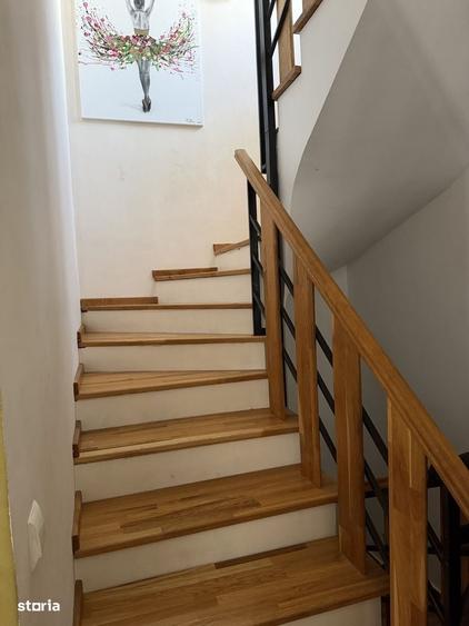 Casă cu 4 camere cu Teren 250 Mp în Corbeanca