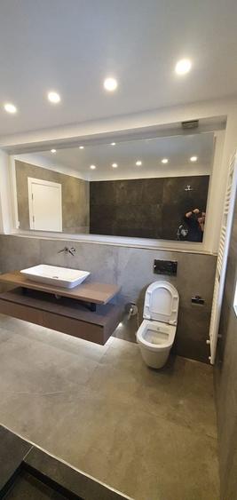 Casă individuală cu 5 camere cu Canalizare în Central