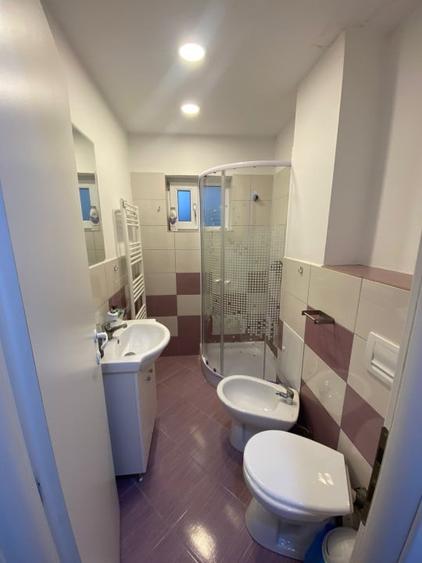 Apartament cu 2 camere semidecomandat, mobilat în Letea