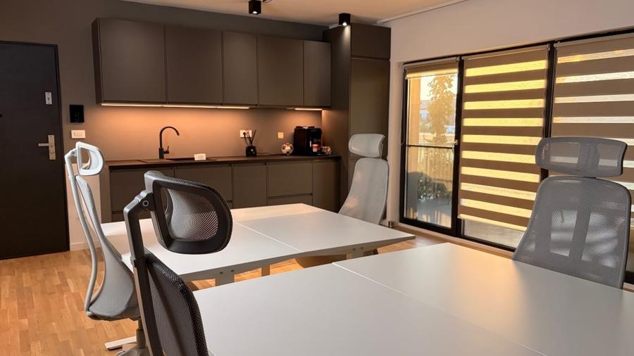 Apartament cu 3 camere, mobilat în Aradului