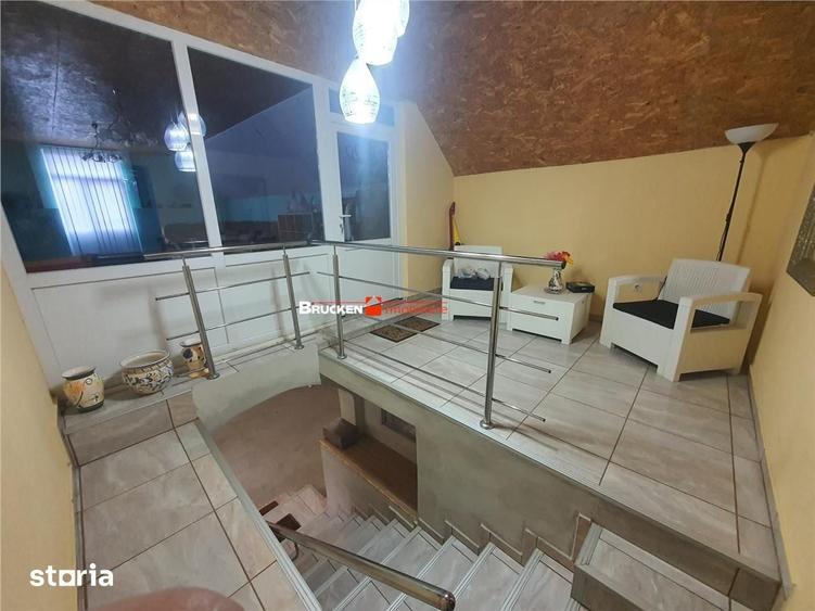 Casă cu 6 camere cu Teren 824 Mp în Central