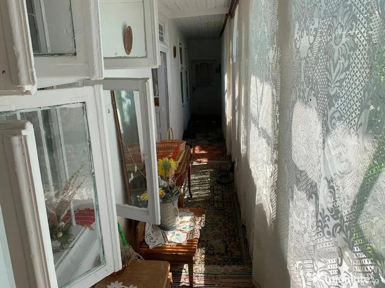 Casă cu 6 camere cu Teren 1874 Mp în Nana